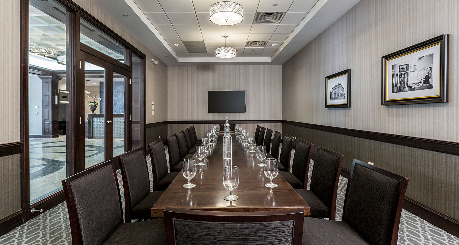 Photo: /Select/1334/MeetingFacilities Meetings-hero-4.png